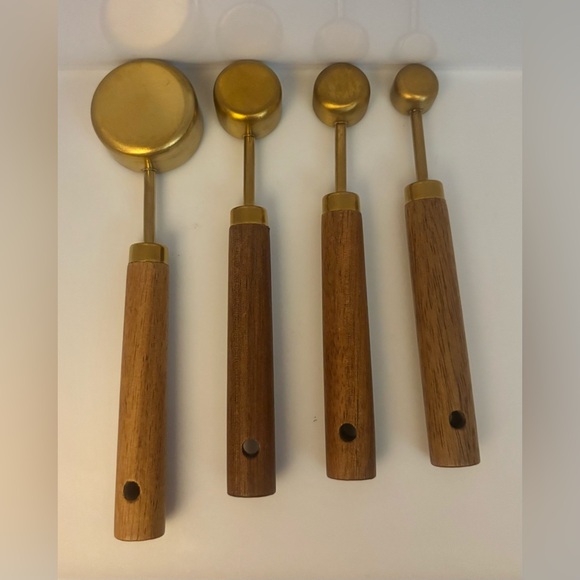 8 Piece Measuring Cups and Spoons Gold Colored Metal with Wooden Handles - Picture 11 of 13